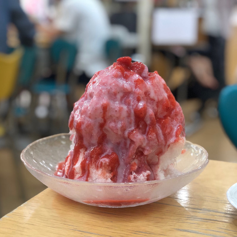 いちごみるくのかき氷(フルーツパーラー 弘法屋 池下店)