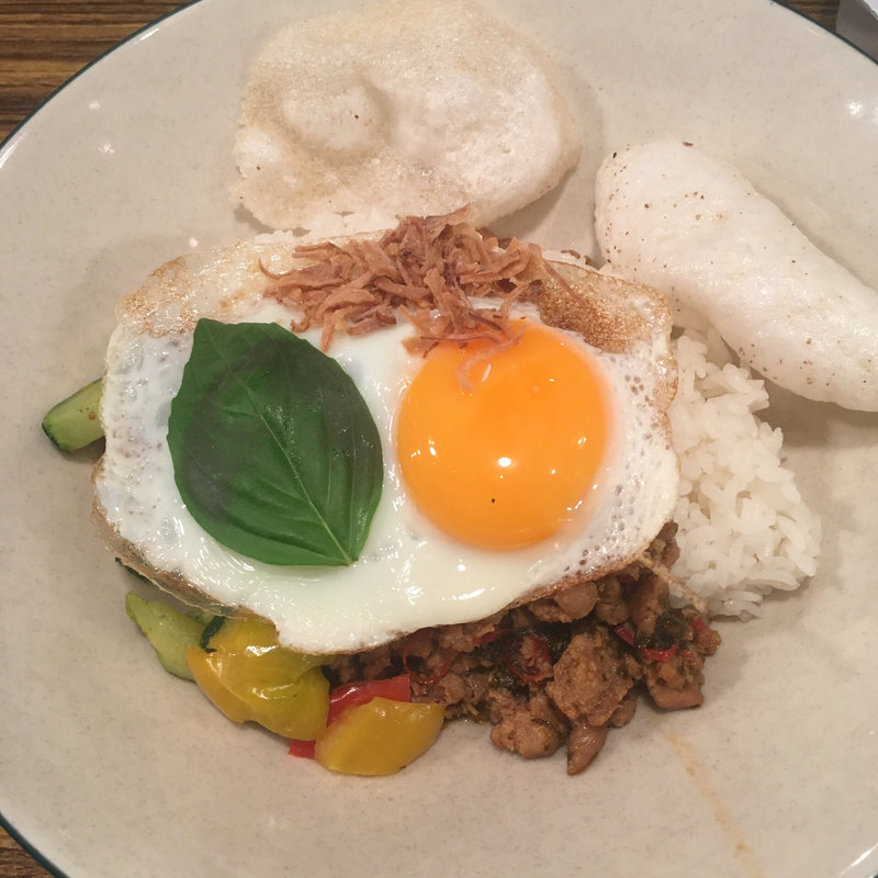 ガパオライス(WIRED CAFE アトレ川崎店)