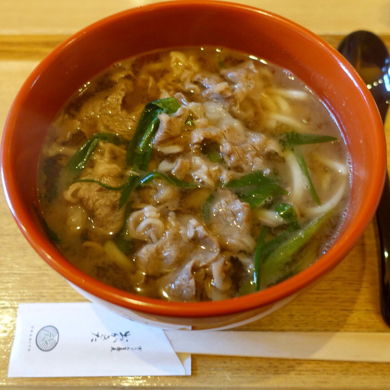 肉うどん(京うどん 生蕎麦 岡北（おかきた）)