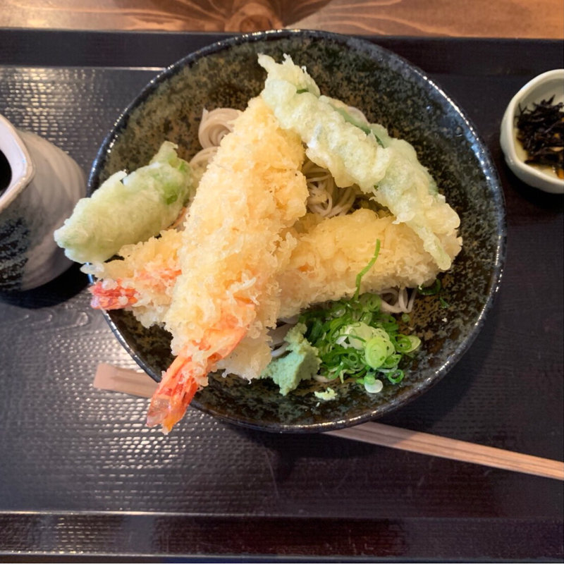 海老天ぶっかけそば(手打ちそば 楽庵)