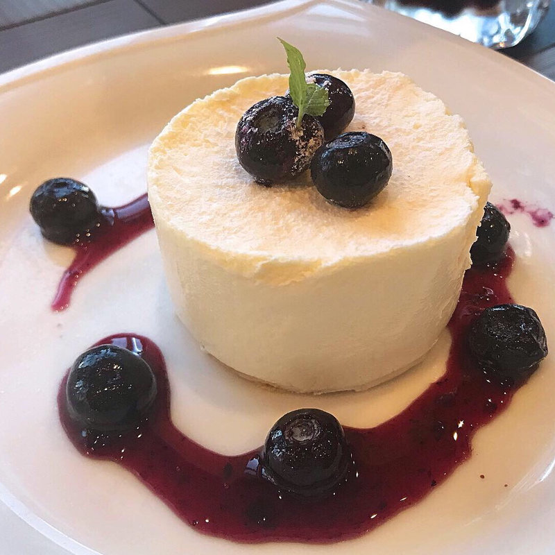 レアチーズケーキ ブルーベリー添え(倉式珈琲 イオンタウン周南久米店)