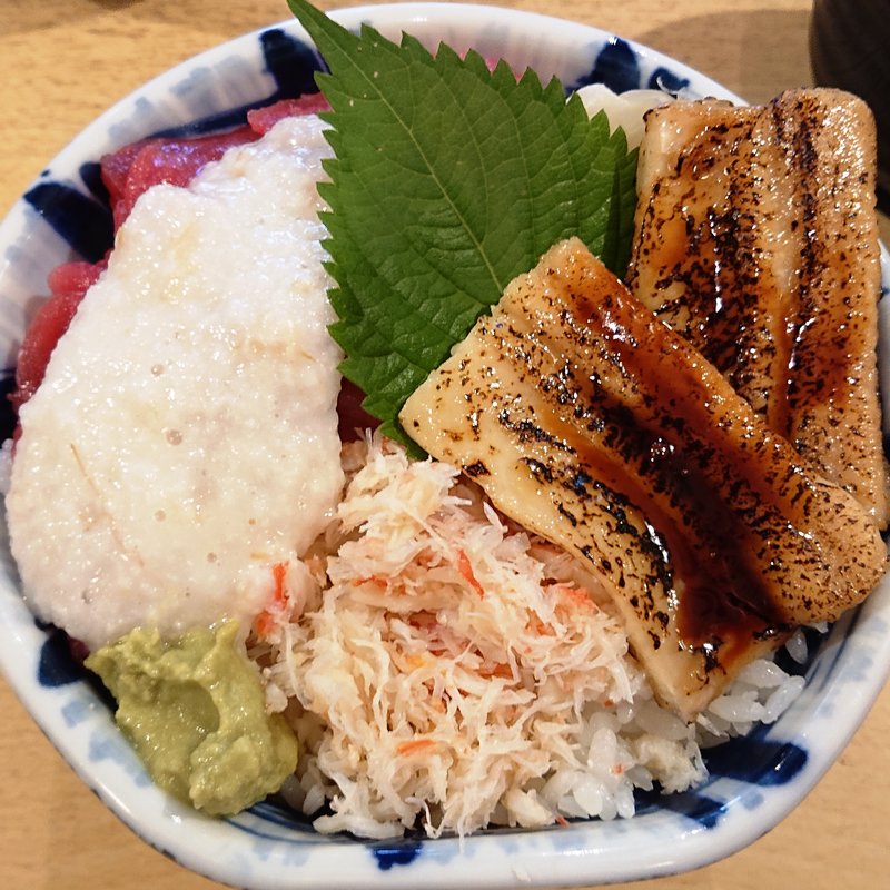 どどんが丼（具だくさん）(北辰鮨 仙台駅１階店 （ほくしんずし）)