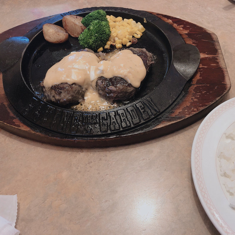 濃厚ＷチーズINハンバーグランチ(フライングガーデン 豊郷台店 )