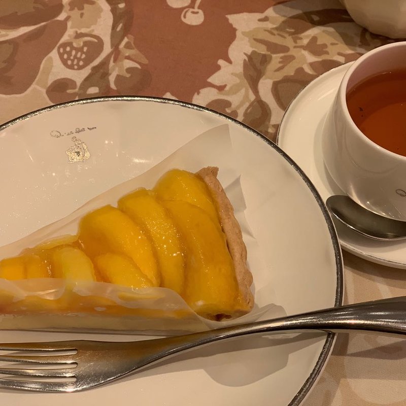 福島県伊達市産桃　”黄美のハート”と甘酒カスタードのタルト(キルフェボン グランメゾン銀座)