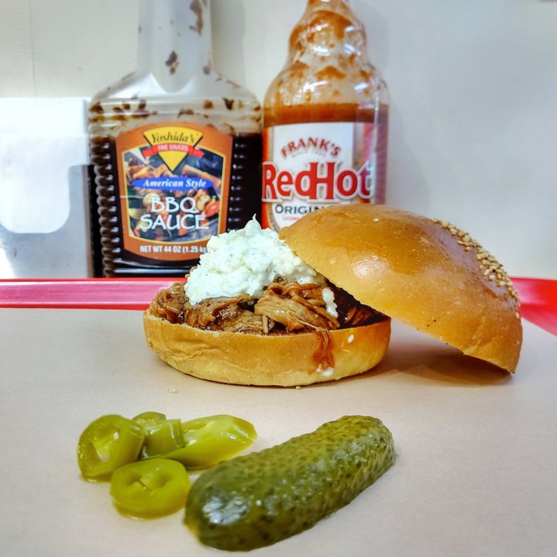 プルドポークサンドイッチ(トヨダチーズステーキ & BBQ HATAGAYA)