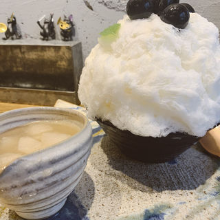 ピュアミルクと旬の果物(トウキョウ シェイブアイス ネコゴオリ (Tokyo Shave Ice necogoori))