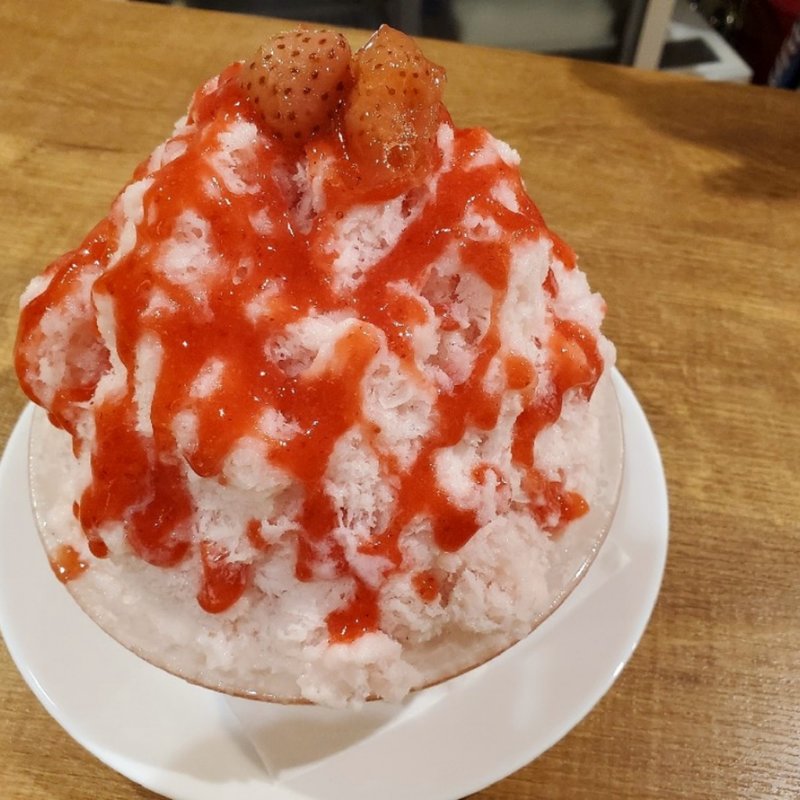 いちごみるくかき氷(Parlor Vinefru 銀座)