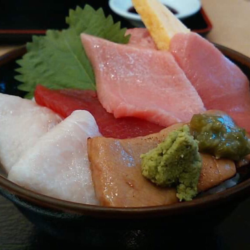 まぐろの五色丼(仙令鮨 三井アウトレットパーク仙台港店)