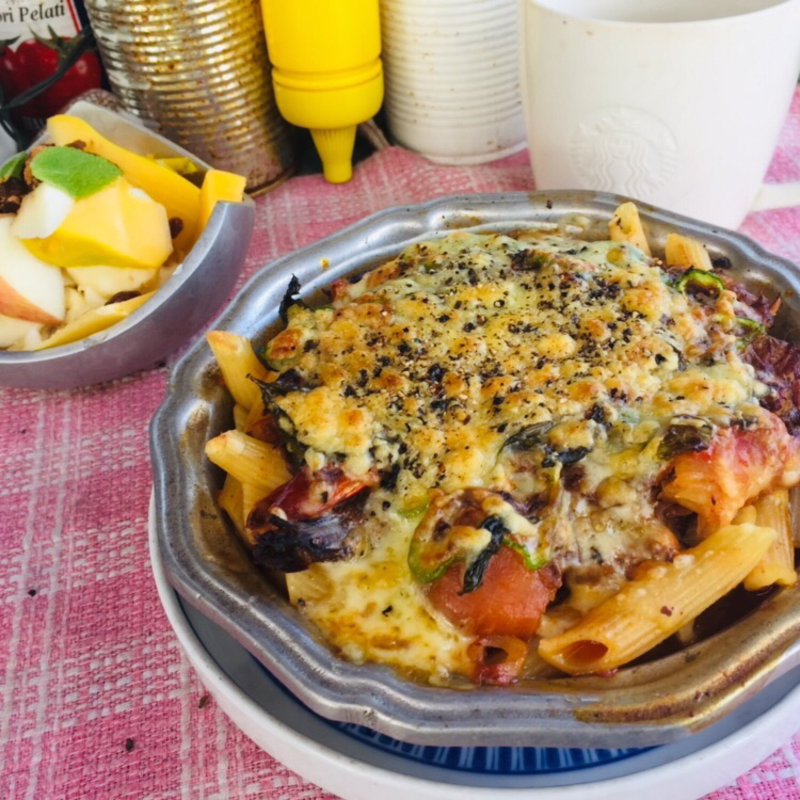 海老とトマトのペンネグラタン に フルーツヨーグルトサラダ(BOXX Coffee & X-presso)