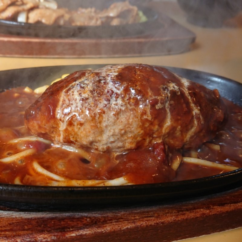 鉄板ぐつぐつハンバーグ(キッチンさん太)