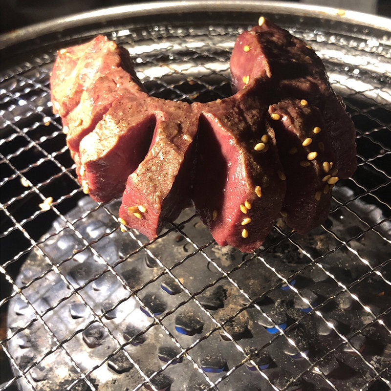 炙りハツ刺し(博多焼肉 玄風館 龍 恵比寿店)