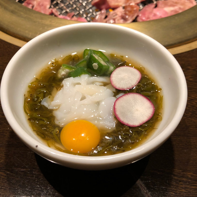 イカとめかぶのネバネバユッケ仕立て(ワンカルビ 伊丹南野店)