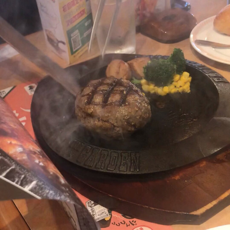 キングハンバーグ(フライングガーデン 狭山店)