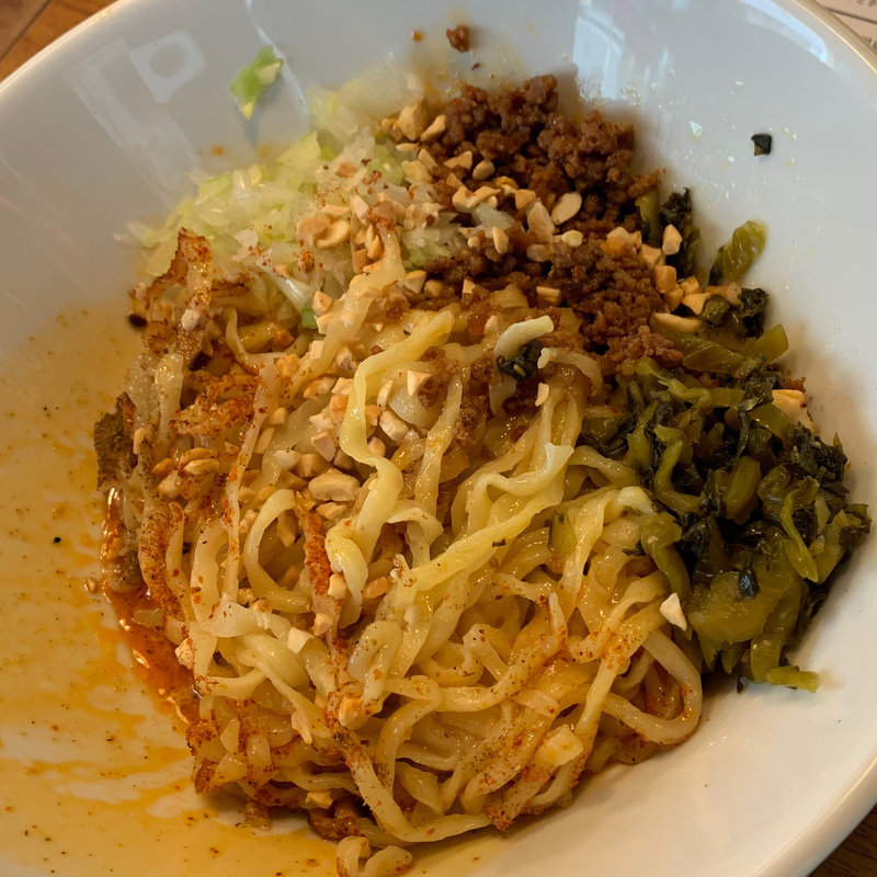 汁なし担々麺(ゴールデンボール)