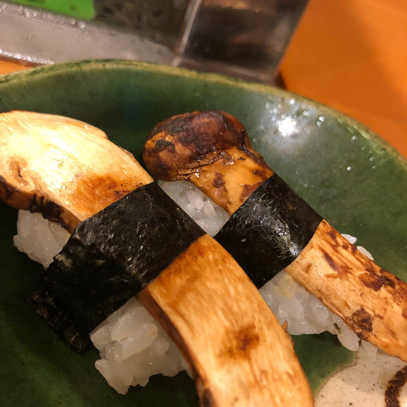 松茸の握り(一八福寿司 まぐろ海鮮にぎり)