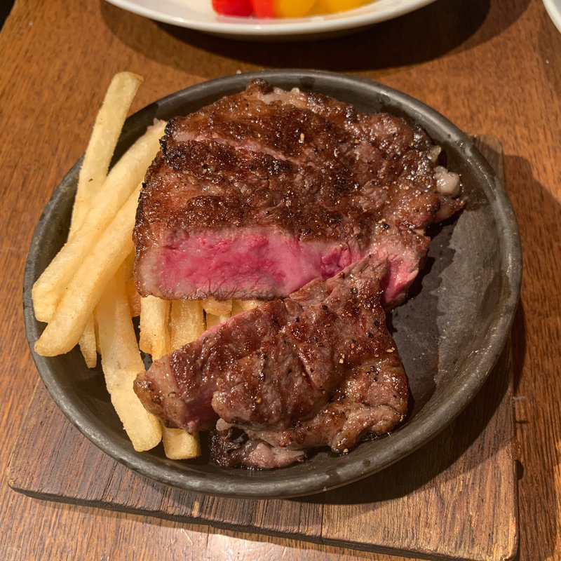 Buffステーキ スモールサイズ<１００ｇ>(街の肉バル Buff 南森町店)