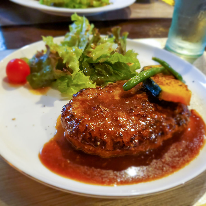 煮込みハンバーグ(鉄板小町 )