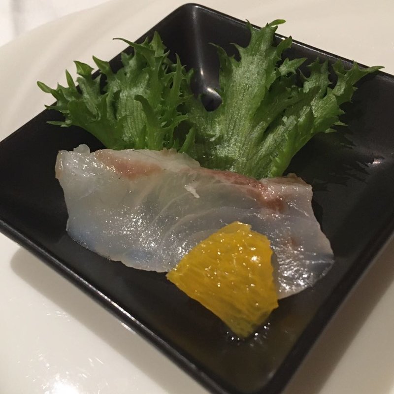 鯛のスモークとオレンジのマリネ(志摩観光ホテル)