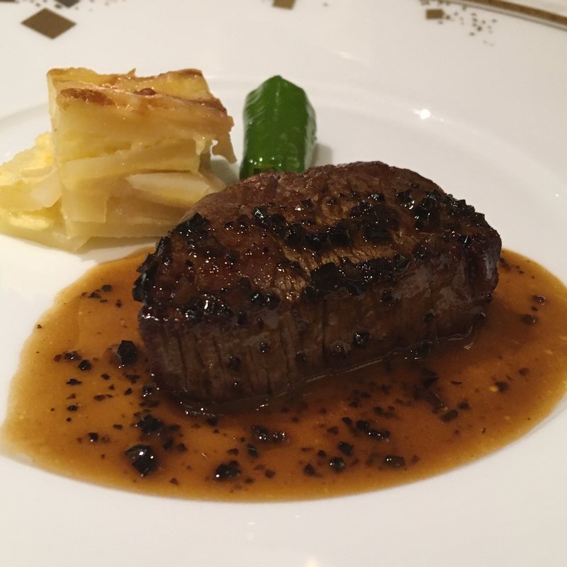 松阪牛のステーキ　トリュフソース添え(志摩観光ホテル)