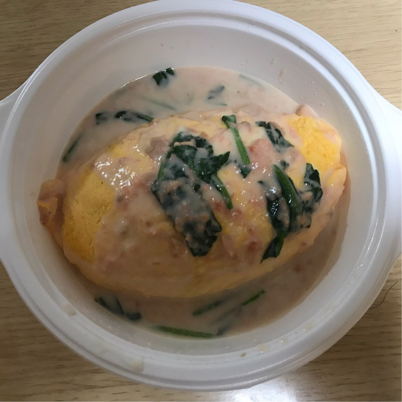 サーモンとほうれん草のとろ～りクリームソースオムライス (オムライスのひまわり)