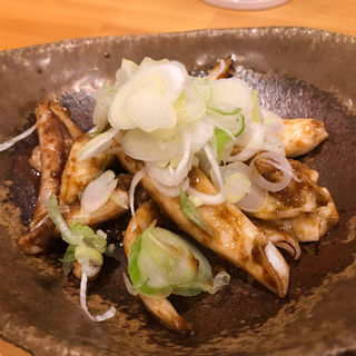 イカとワタのバター炒め(まちごはん かぶら木)