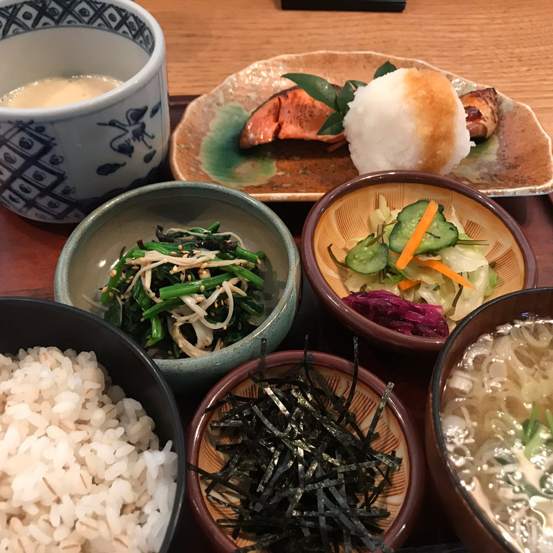 シャケとろろ(碑文谷 大黒屋)