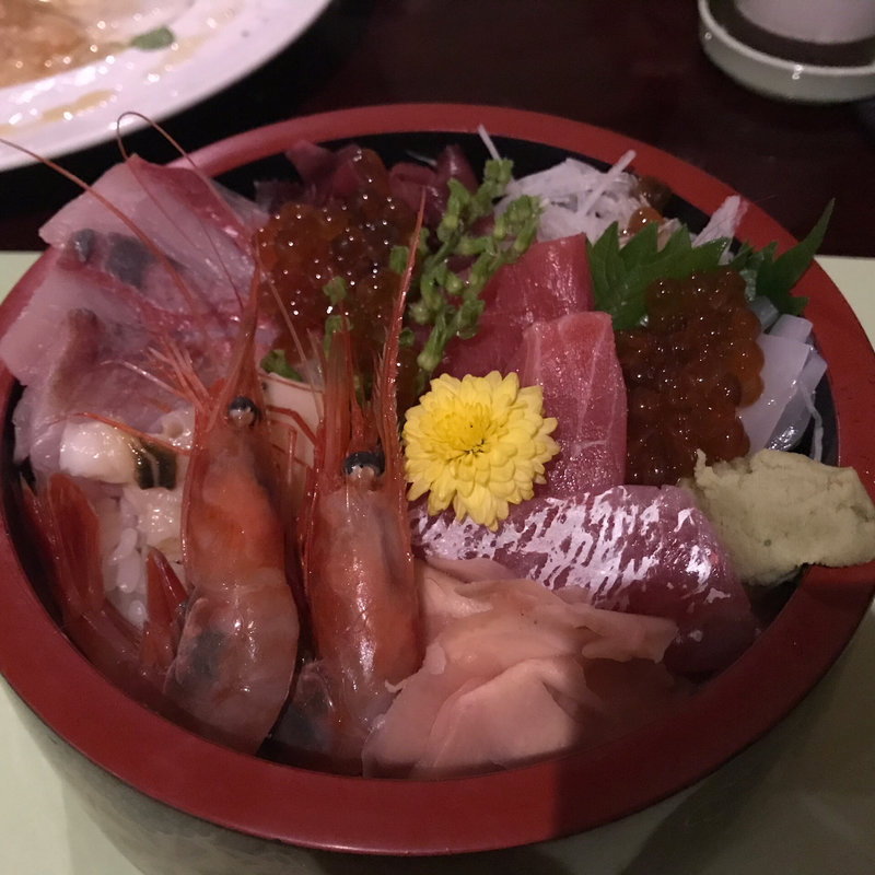 海鮮ちらし(たるっぺ )