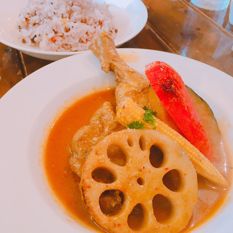 骨付きチキンと野菜のバターカレー(イタリア食堂 ROSSO （【旧店名：CUCINA ROSSO】 ）)