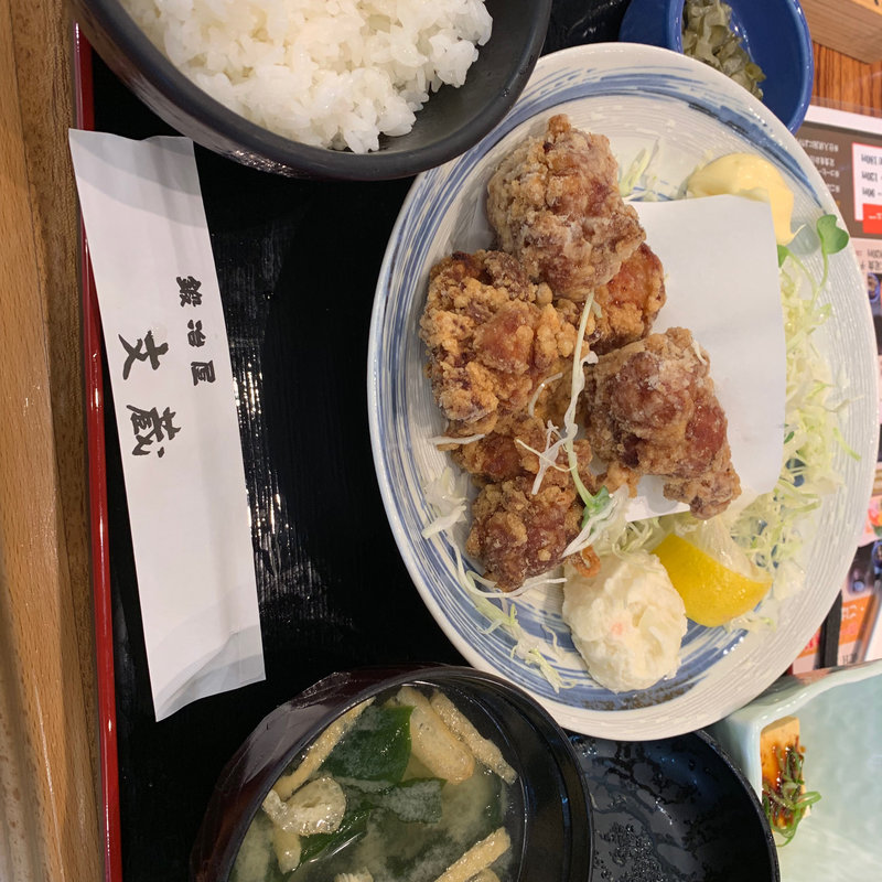 唐揚げ定食(鍛冶屋文蔵 さいたま新都心店)