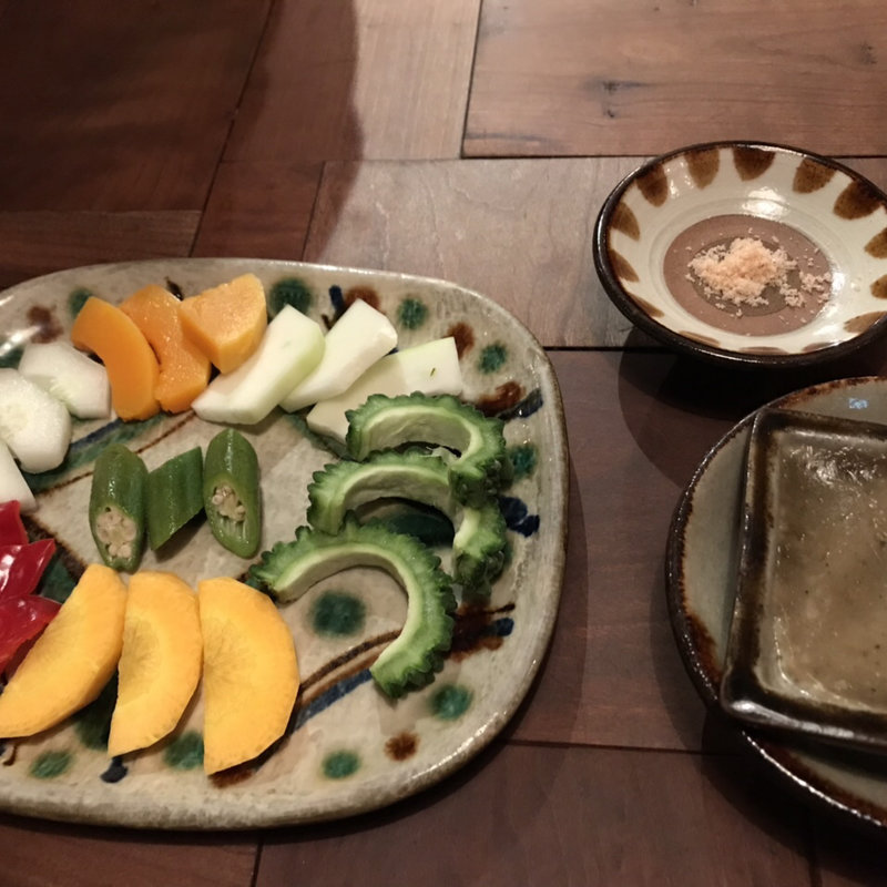 お通しバーニャカウダ(沖縄食材 バル YANBARU（ヤンバル）)