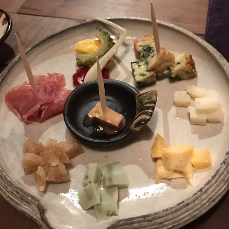 沖縄オードブルプレート(沖縄食材 バル YANBARU（ヤンバル）)