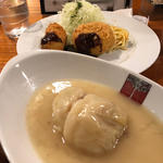 コロッケの2種盛りとロールキャベツシチュー(洋食 アカシア 新宿本店)