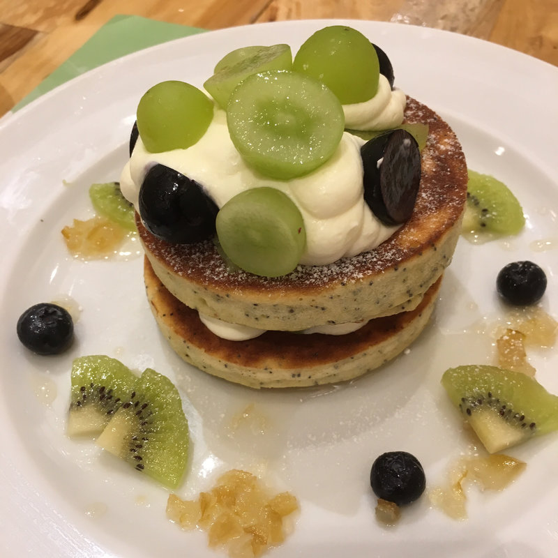 シャインマスカットとナガノパープルのパンケーキ(J.S. PANCAKE CAFE ららぽーと富士見店)