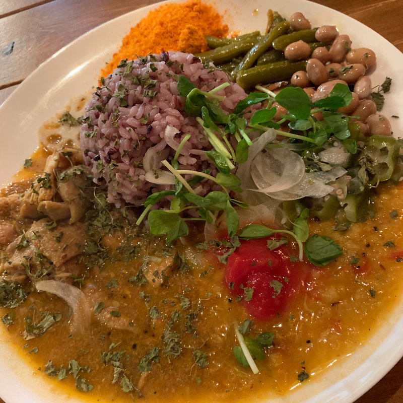 日替わりカレー(チキン)(虹の仏 )