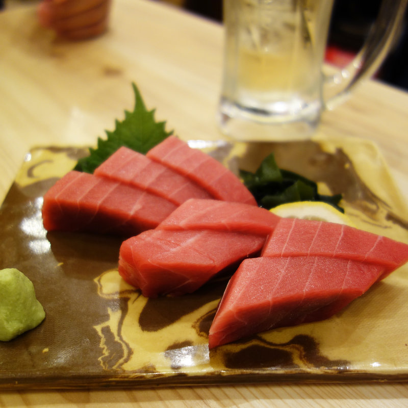 絶品本まぐろ造り(大衆酒場 万祭)