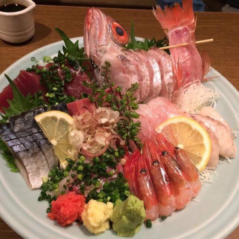 刺身盛り合わせ(魚可津)