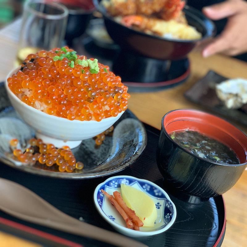 こぼれいくら丼(浜屋)