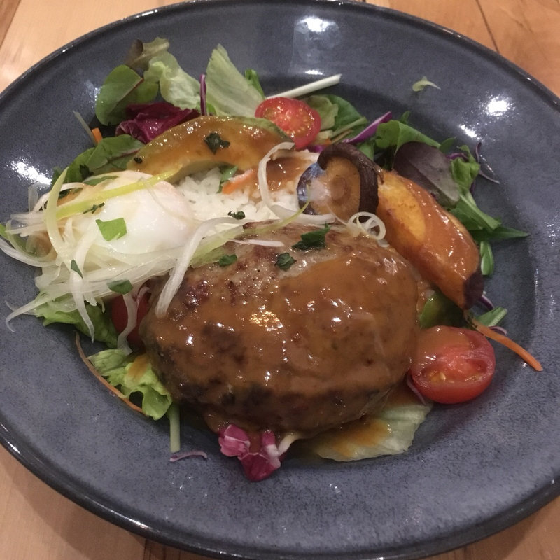 瞬間スモークのハンバーグごはん(キハチ カフェ)