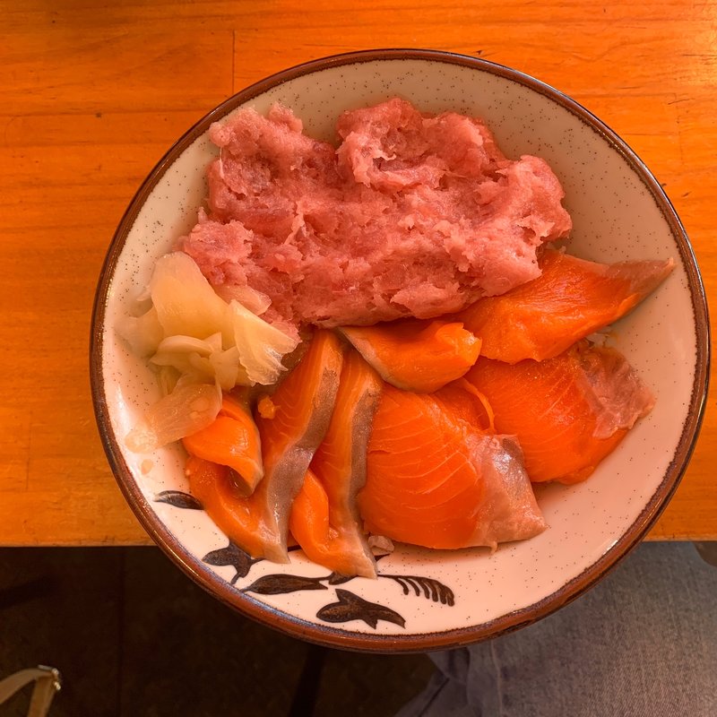 ネギトロ・サーモン丼(みなとや食品)