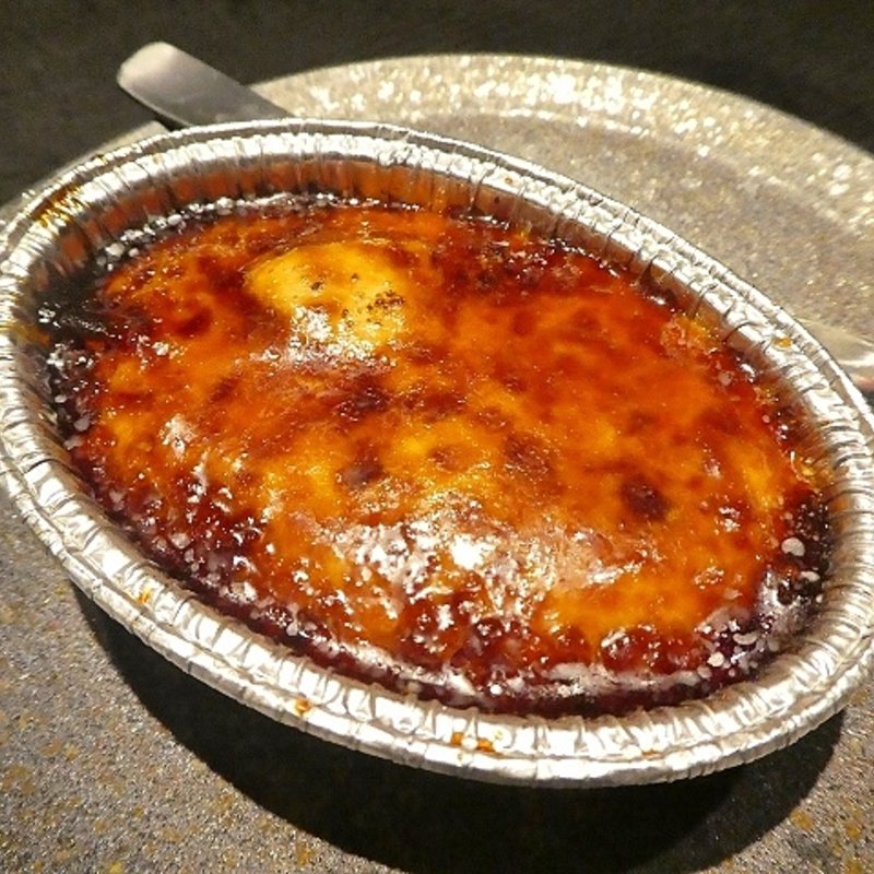 炙りブリュレアイス(肉食饗竜 心斎橋店)