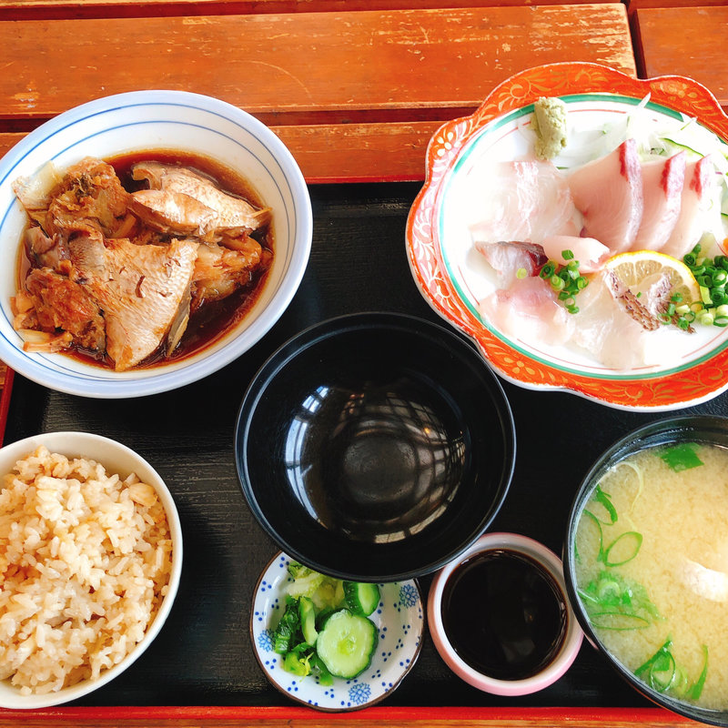 刺身とあら炊き定食(お食事処波呂兵衛(令和４年１２月閉店))