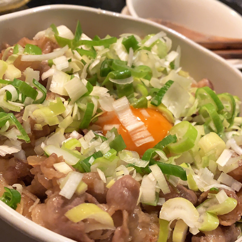 カルビ丼(七輪焼肉 炎牛)