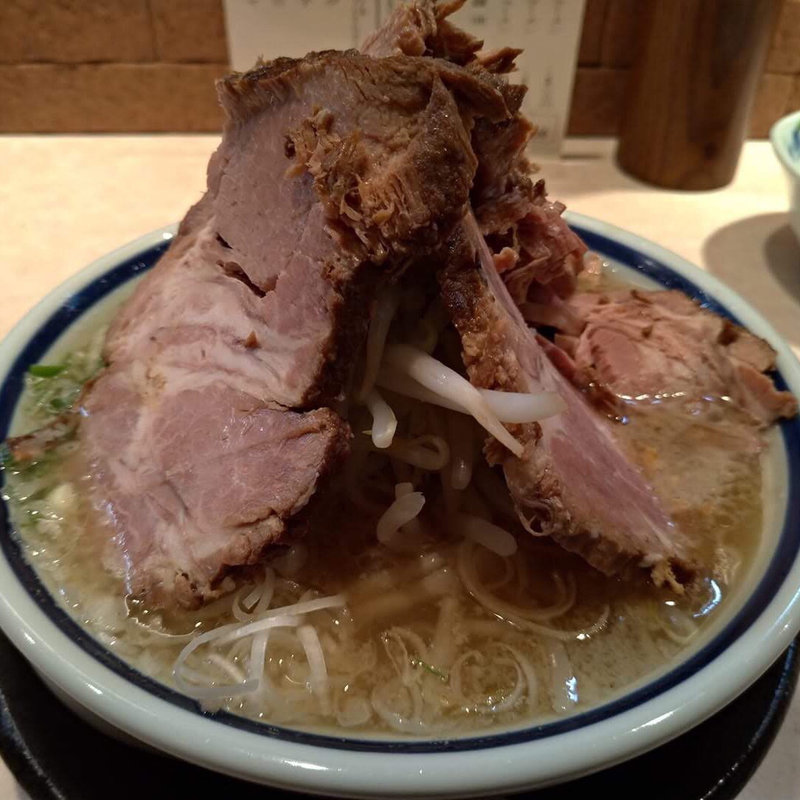 塩チャーシュー麺(神名備 （かむなび）)