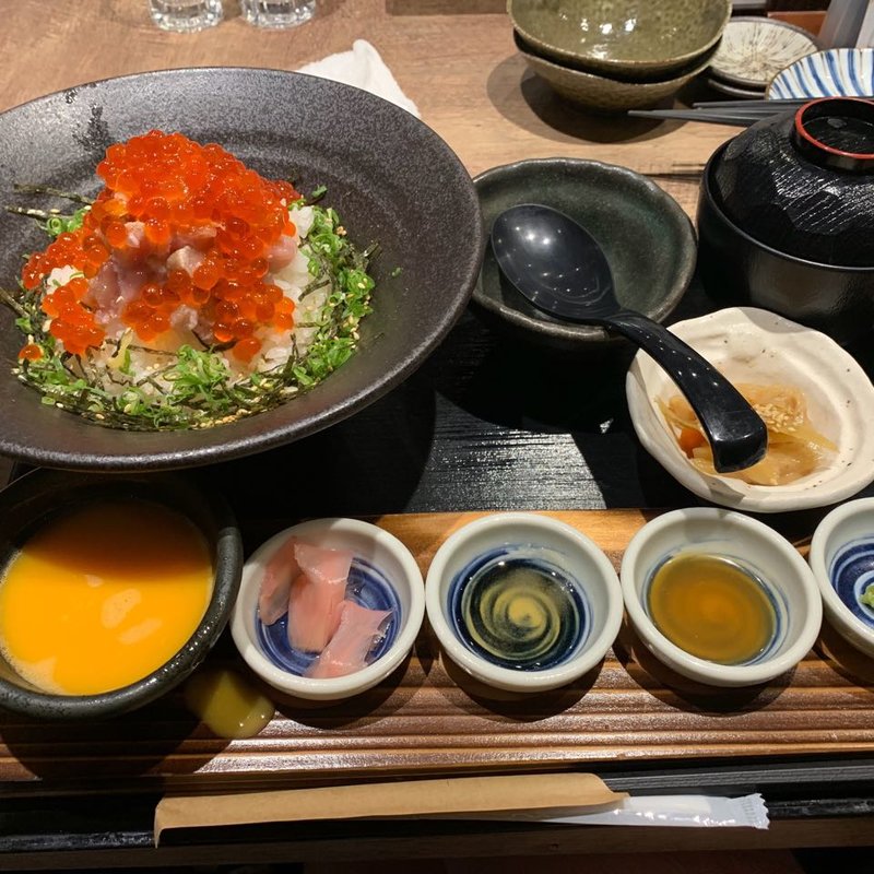 本マグロ贅沢丼(日本酒原価酒蔵 新宿総本店)