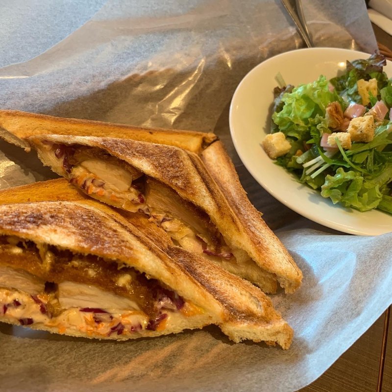 ホットチキンカツサンド(サラダ付)(倉式珈琲店 ルミネ川越店)