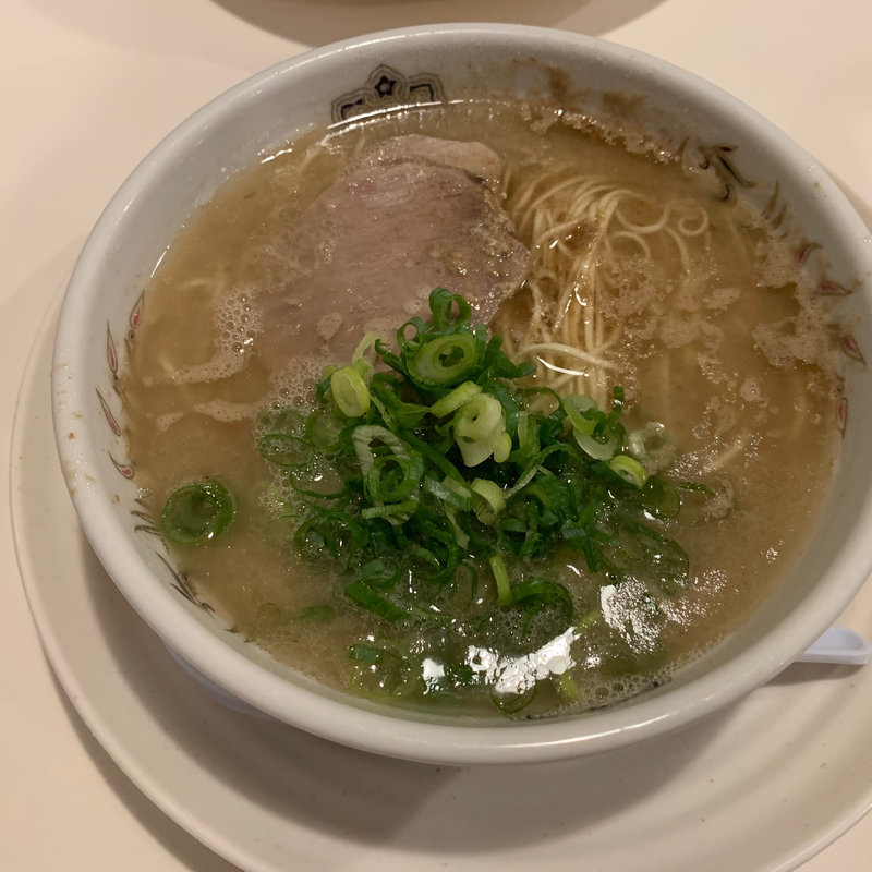 ラーメン(沖縄料理 八ちゃん)