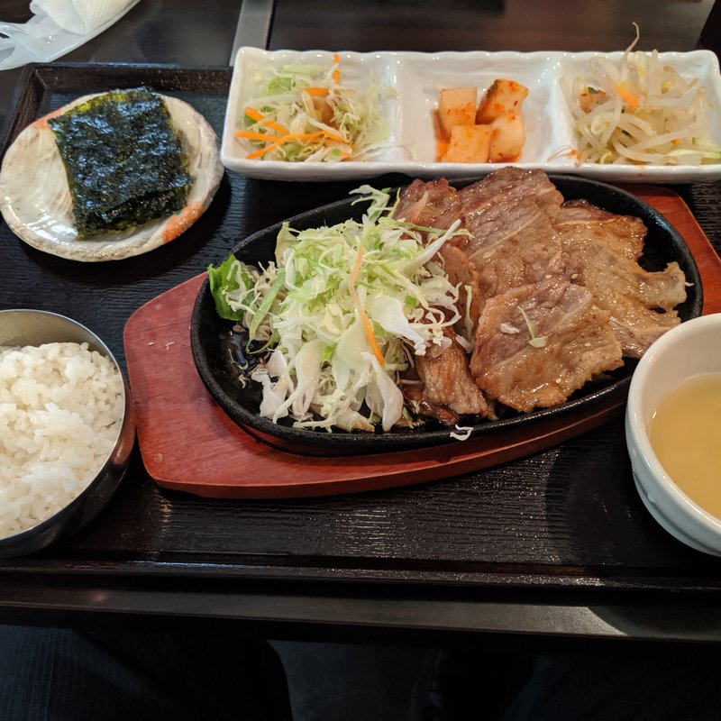 鉄板カルビ(丸豚サムギョプサル)