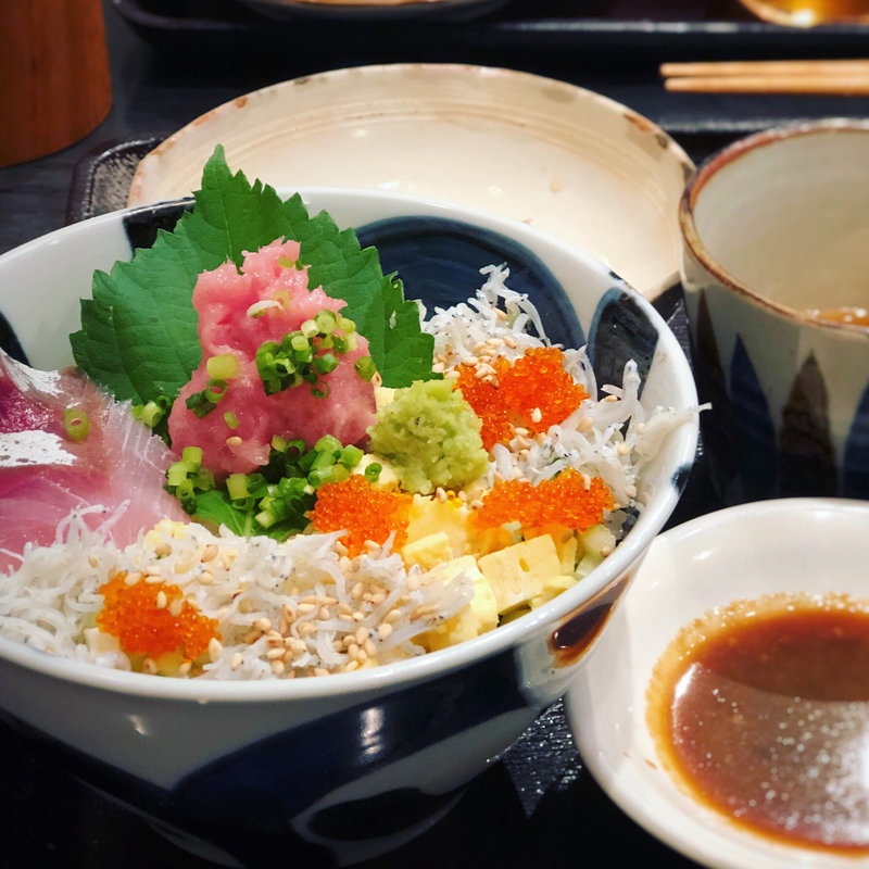 海鮮丼(魚や ころすけ)