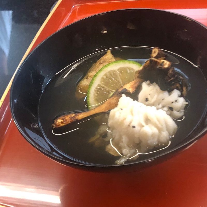 鱧と松茸のお吸い物(福わうち)