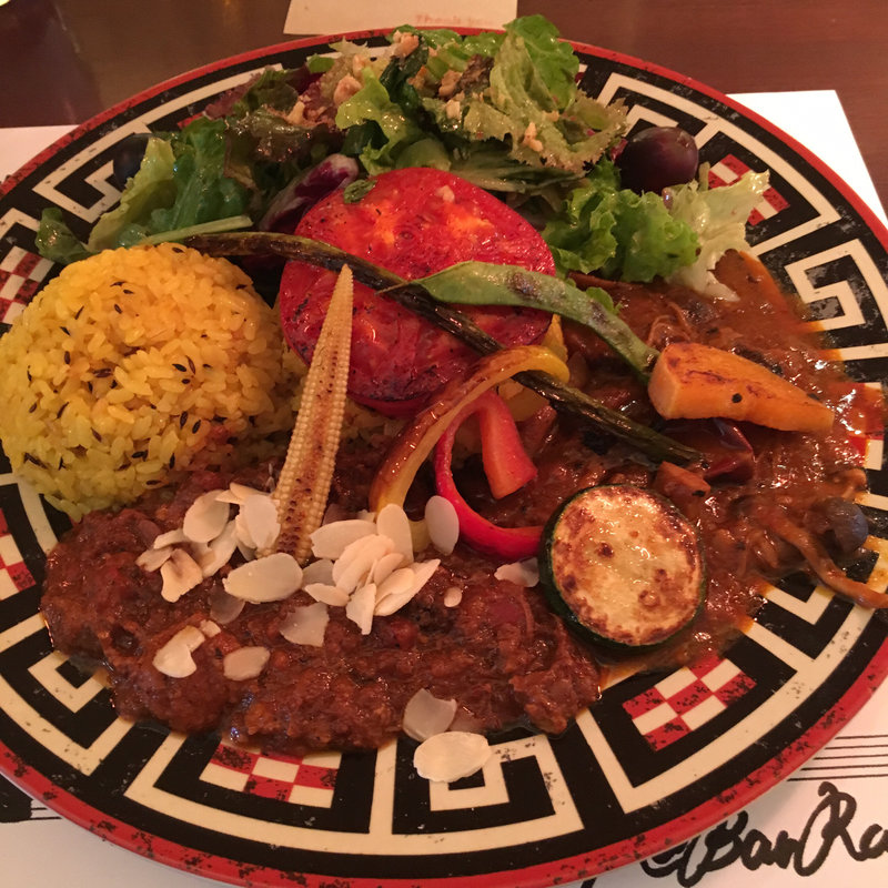 2種のカレー盛り合わせランチプレート(モー・カレー)